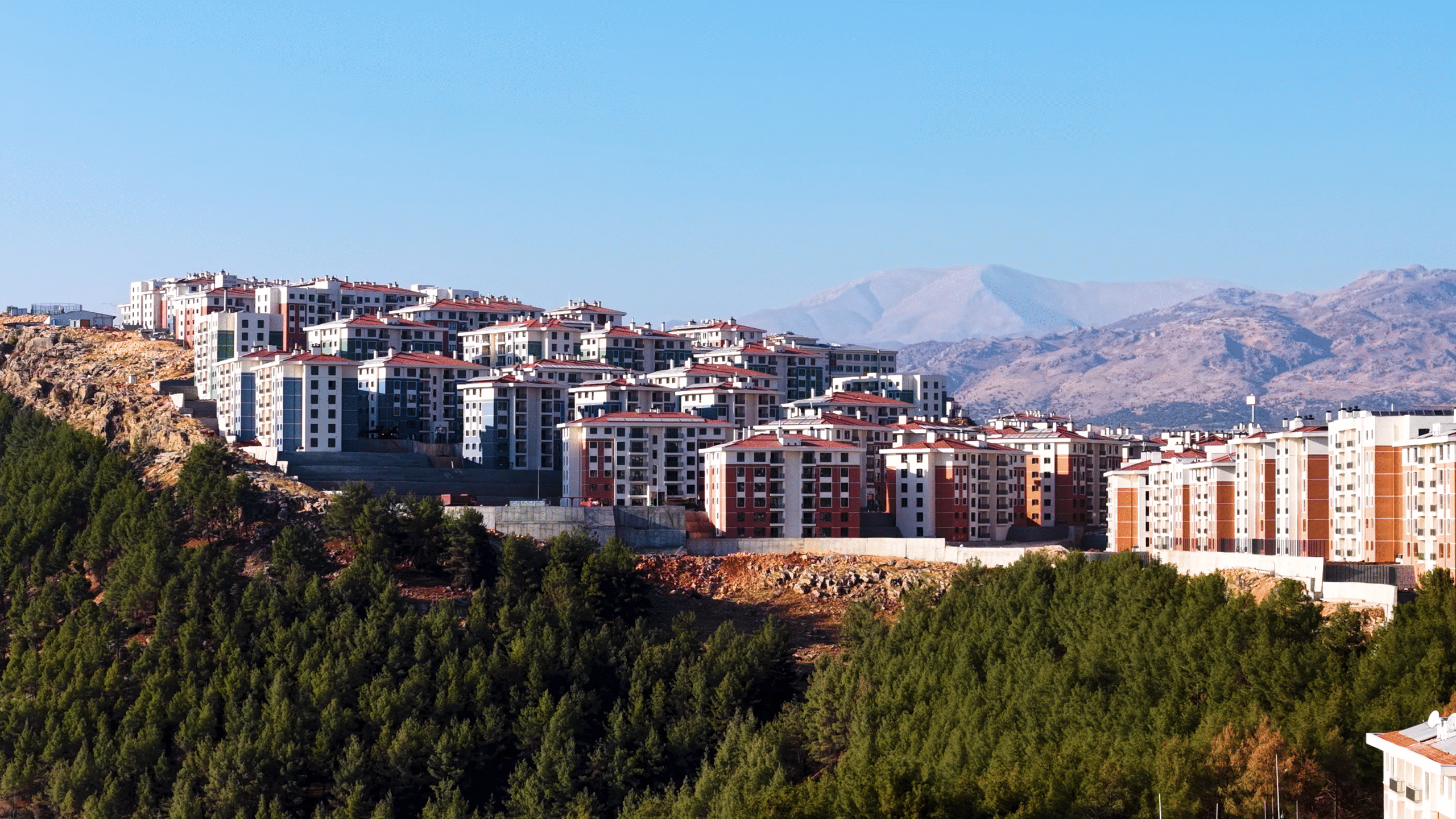 Evi Olmayan Vatandaşların 500 .000 Sosyal Konut Projesine Yoğun İlgisi Sürüyor