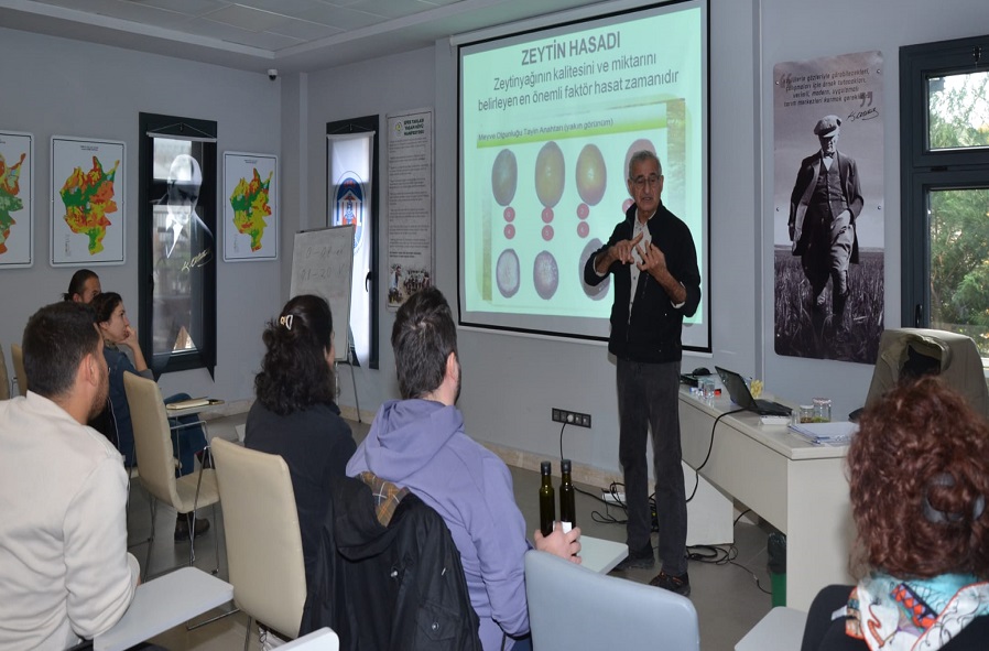 Efes Selçuk’ta Zeytinyağı Tadım Etkinliği Yoğun İlgi Gördü