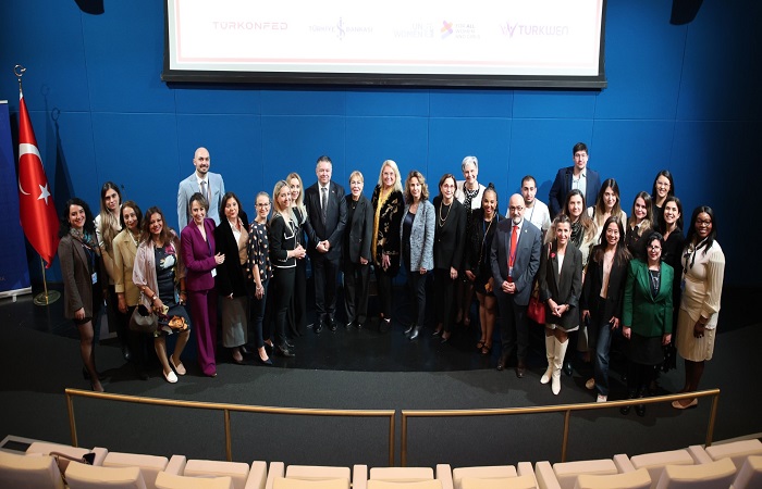 Prof. Dr. Yasemin Açık, Tedarik Sürecindeki Eşitsizliği ABD’de Gündeme Taşıdı