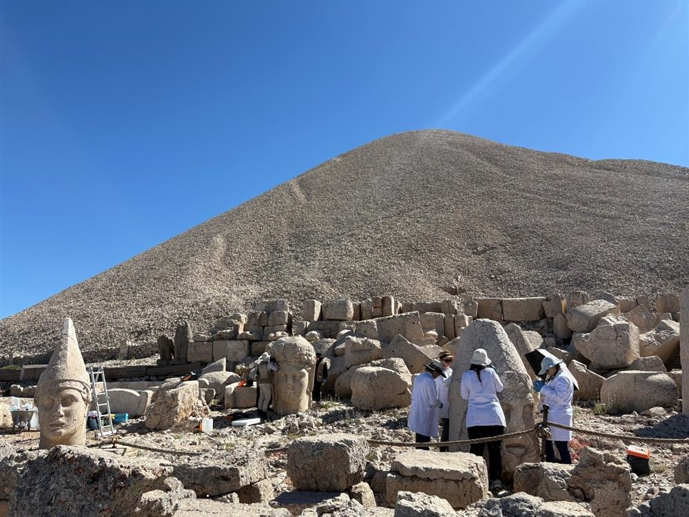 Nemrut’ta Dev Heykelleri Bilim ve Teknoloji İmkanlarıyla 5 Yıl Korunacak
